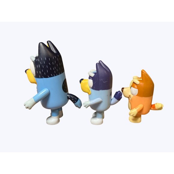 Bluey Family Figurine Set of 3 Action Figures - Picture 6 of 8